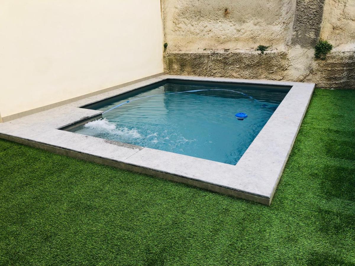 Apartamentos Bocairenthomes, En Pleno Centro De Bocairent, Con Pequena Piscina Y Parking Privado Exterior foto