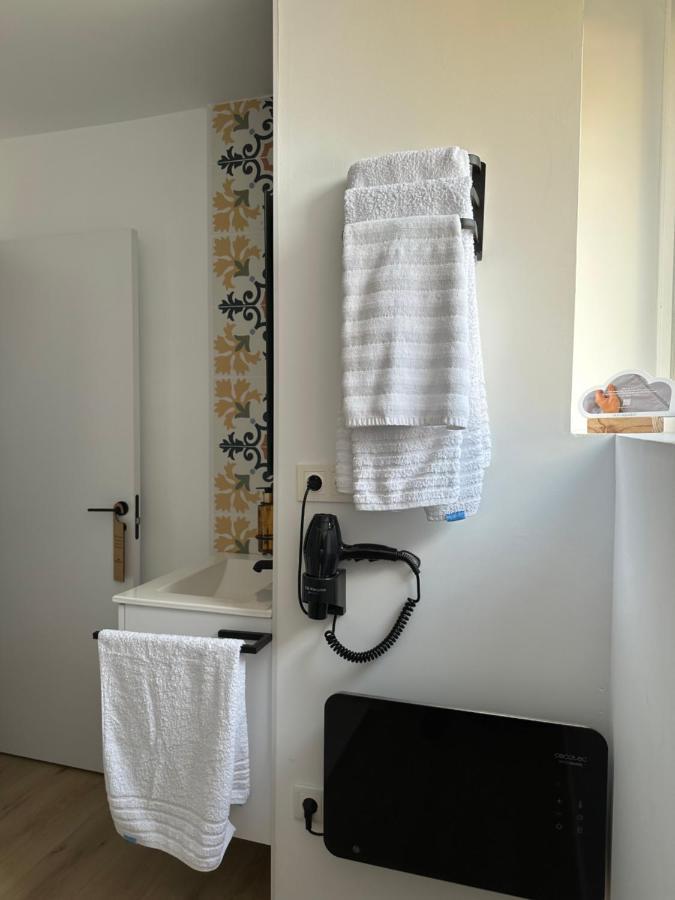 Apartamentos Bocairenthomes, En Pleno Centro De Bocairent, Con Pequena Piscina Y Parking Privado Exterior foto