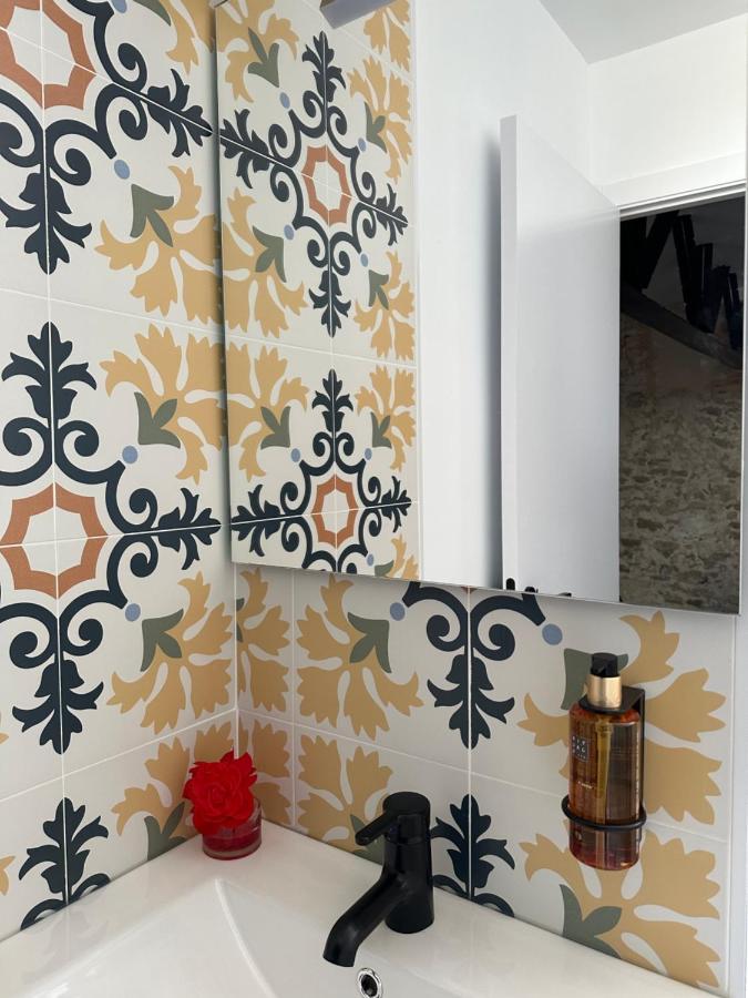 Apartamentos Bocairenthomes, En Pleno Centro De Bocairent, Con Pequena Piscina Y Parking Privado Exterior foto