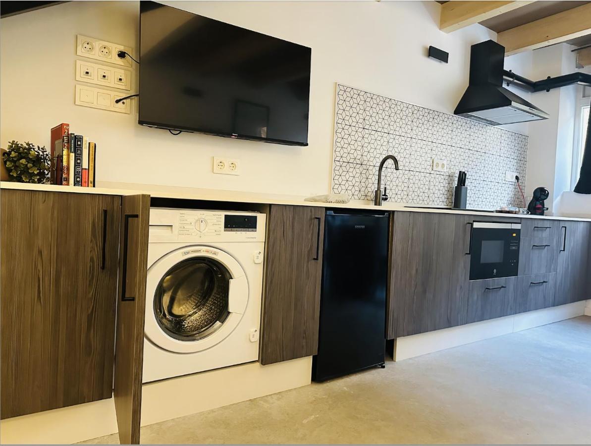 Apartamentos Bocairenthomes, En Pleno Centro De Bocairent, Con Pequena Piscina Y Parking Privado Exterior foto